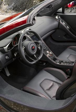 سيارة مكلارين MP4-12C سبايدر الجديدة تحتل الصدارة في عالم السيارات  